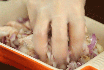 【芝士鸡翅包饭】搅拌腌制