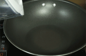 秘制酱鸭头的做法