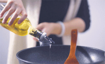 【粉丝煲】爆香姜蒜