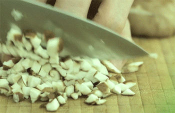 【宝宝版客家豆腐酿】切香菇丁