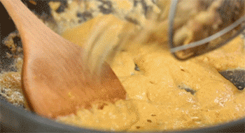 【蛋黄茶树菇】炒蛋黄