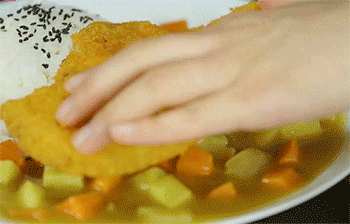 【咖喱鸡排饭】装盘