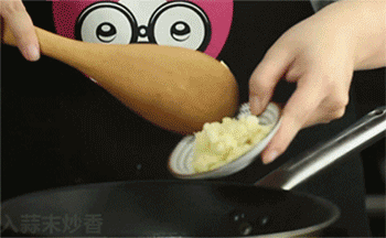 【蒜香烤蘑菇】爆香