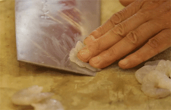 【海鲜锅巴】虾仁切开