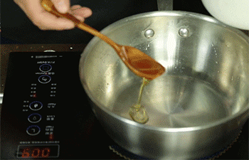 【秘制酱鸭头】爆香