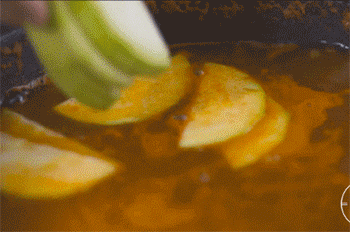 【大酱汤】放入食材