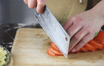 【臊子面】切西红柿