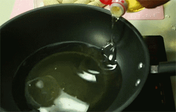 【香麻炸软枣】热锅起油