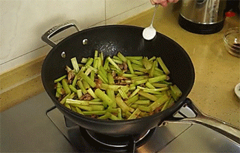 【芹菜肉丝】放味精