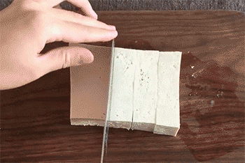 【家常麻婆豆腐】豆腐切块