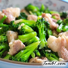 西兰花炒肉的做法