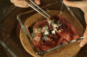 【三色牛肉卷】搅拌腌制