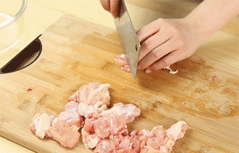 【滑鸡蘑菇】切鸡肉块
