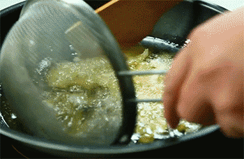 【芙蓉鸡片】捞出鸡片