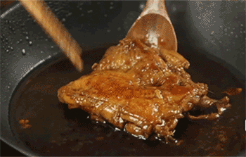 【照烧鸡腿】取出鸡肉