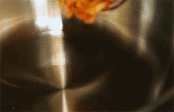 【炒年糕】加入泡菜