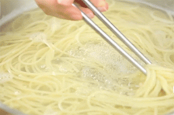 【意大利肉酱面】装盘