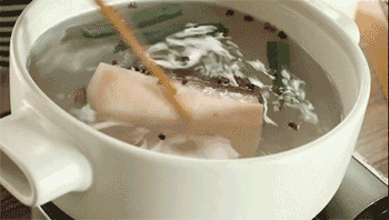 【蒜泥白肉】煮