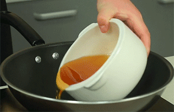 【金丝虾球】热锅起油