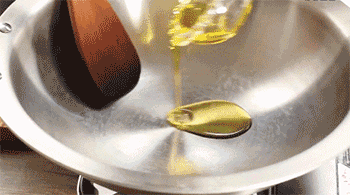 【巴西风味椰奶虾】炒香虾头