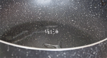 【板栗烧鸡】板栗下锅