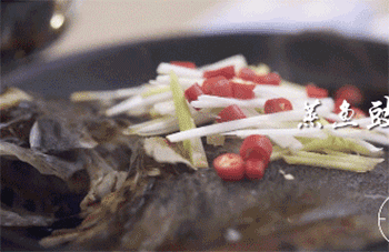 【蒸多宝鱼】淋油