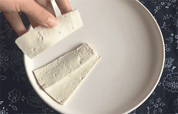 【蒜蓉剁椒蒸豆腐】摆盘