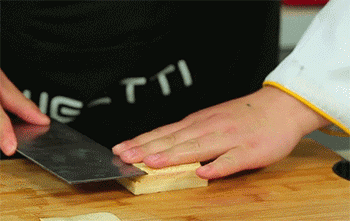 【大煮干丝】方干切薄片