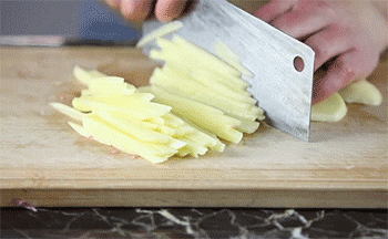 【臊子面】切土豆丁