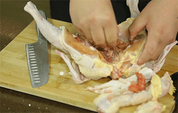 【豉油鸡】处理鸡内脏