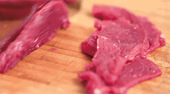 【川味水煮牛肉】切牛肉片