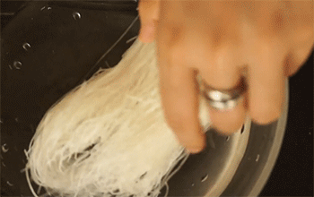 【蒜蓉粉丝蒸大虾】泡粉丝