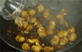 【虎皮鹌鹑蛋】加水煮沸