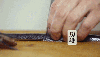 【盐煎秋刀鱼】切十字刀