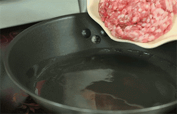 【肉末土豆泥】加入肉末