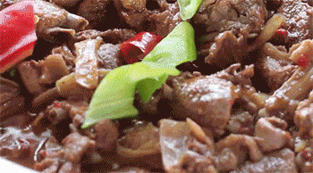 【姜爆鸭子】放配菜