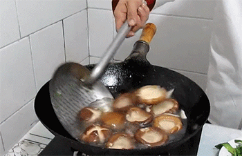 【香菇油菜】放入香菇