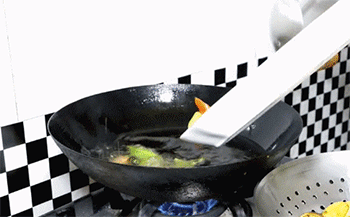 【烧茄子】加入青椒