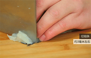 【菊花鱼】切青鱼条