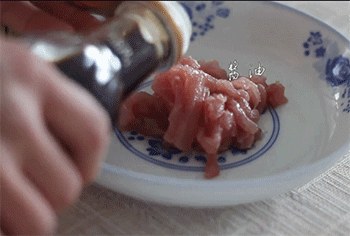 【毛豆炒肉丝】调味