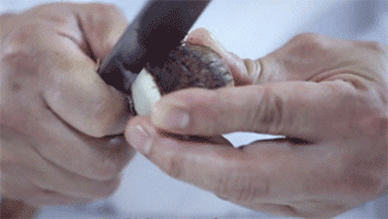 【猪肉味噌汤】芋头剥皮