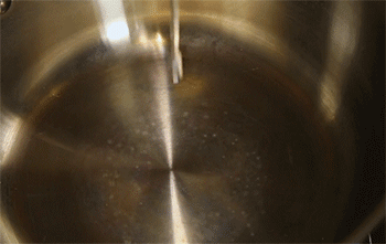 【炒年糕】热锅起油