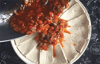 【蒜蓉剁椒蒸豆腐】蒸