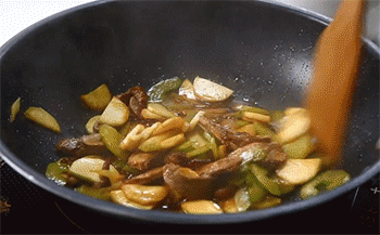 【料烧鸭】翻炒入味