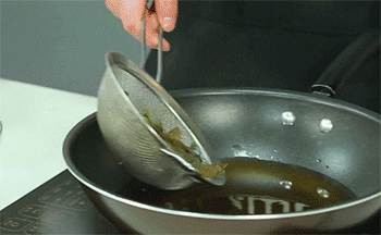 【油爆虾】炸虾