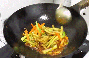 【鱼香茄子条】加入料油