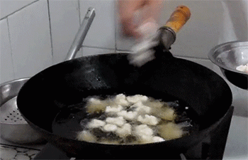 【肉段烧茄子】炸肉段