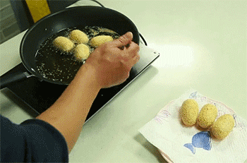 【香麻炸软枣】装盘