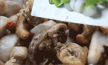 【芋儿鸡】放葱