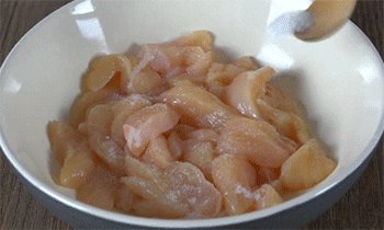 【炸鸡柳】腌制